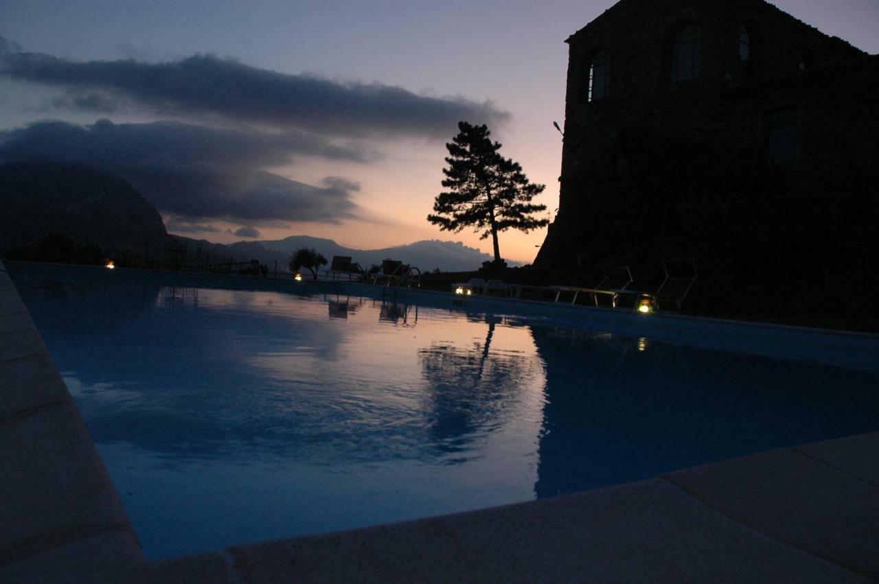Il Vecchio Frantoio Villa Scillato  ภายนอก รูปภาพ